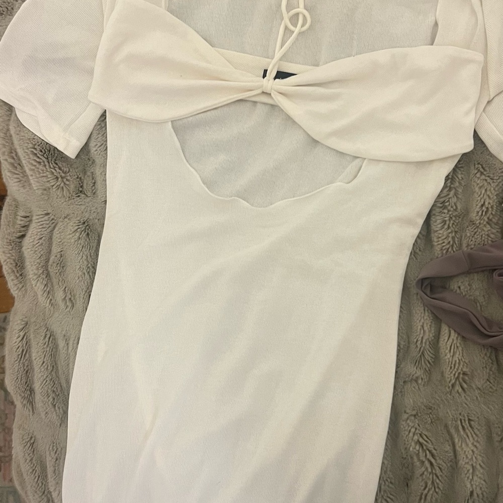 Elegant White Dress with Cutout Detail Tigermist
